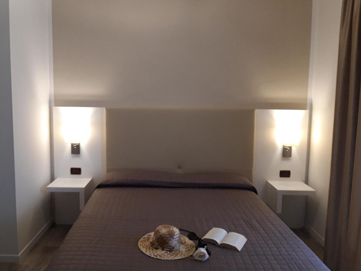 Hotel Trevi 리도 디 예솔로 외부 사진