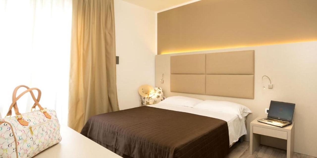 Hotel Trevi 리도 디 예솔로 외부 사진